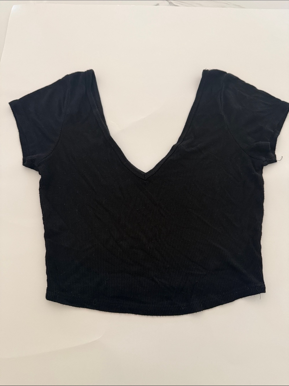 Bozzolo Black Ribbed V-Neck Crop Top